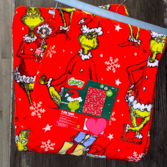 ♥️🎄 THE GRINCH RED BLANKET 🎄♥️ - Picture 1 of 3